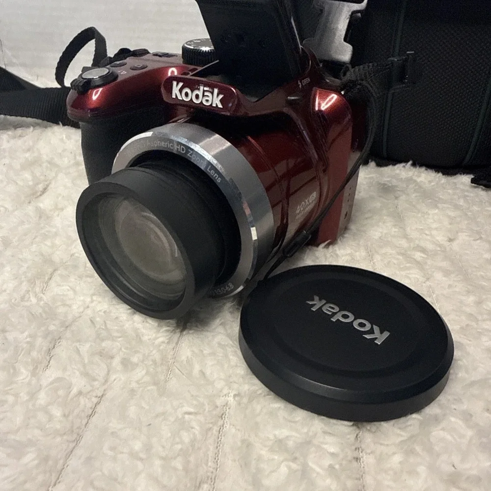 KODAK PIXPRO AZ401 Digital Camera 16MP 40X Zoom HD 720p  Ambico Bag SD Card RED